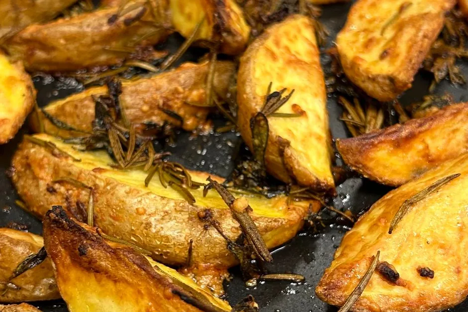 Crispy roasted potato slices